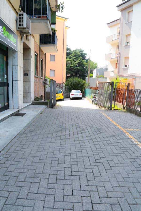 Guest House Simonazzi เรจโจเอมิเลีย ภายนอก รูปภาพ