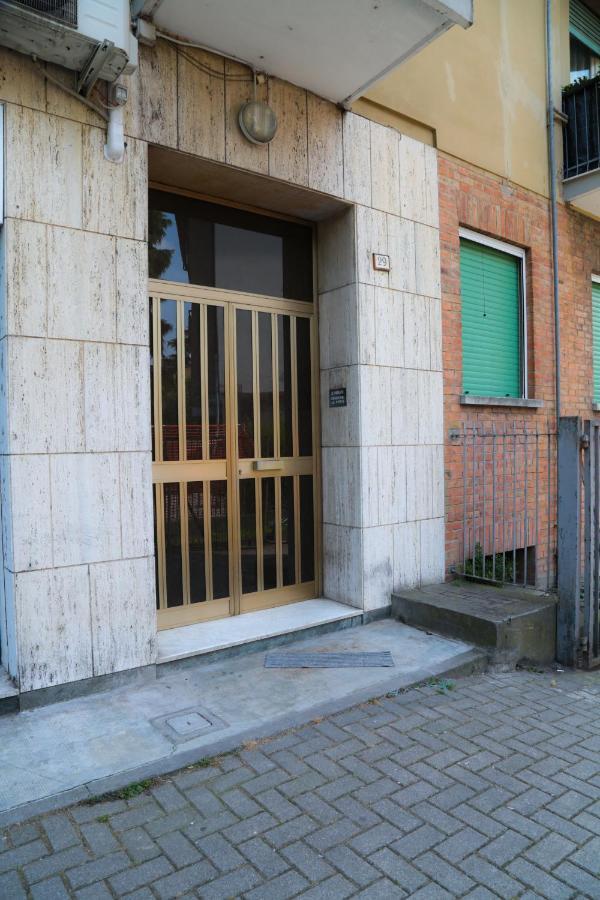 Guest House Simonazzi เรจโจเอมิเลีย ภายนอก รูปภาพ