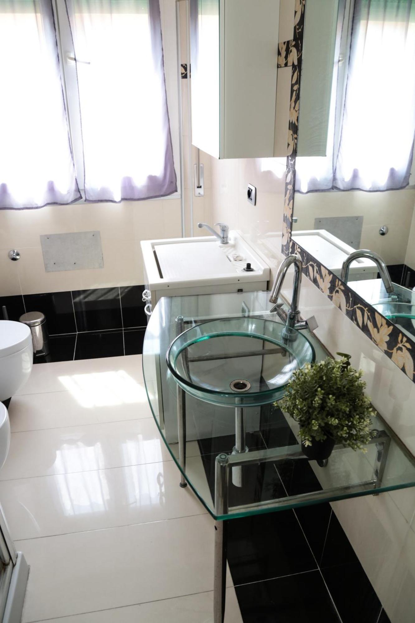 Guest House Simonazzi เรจโจเอมิเลีย ภายนอก รูปภาพ