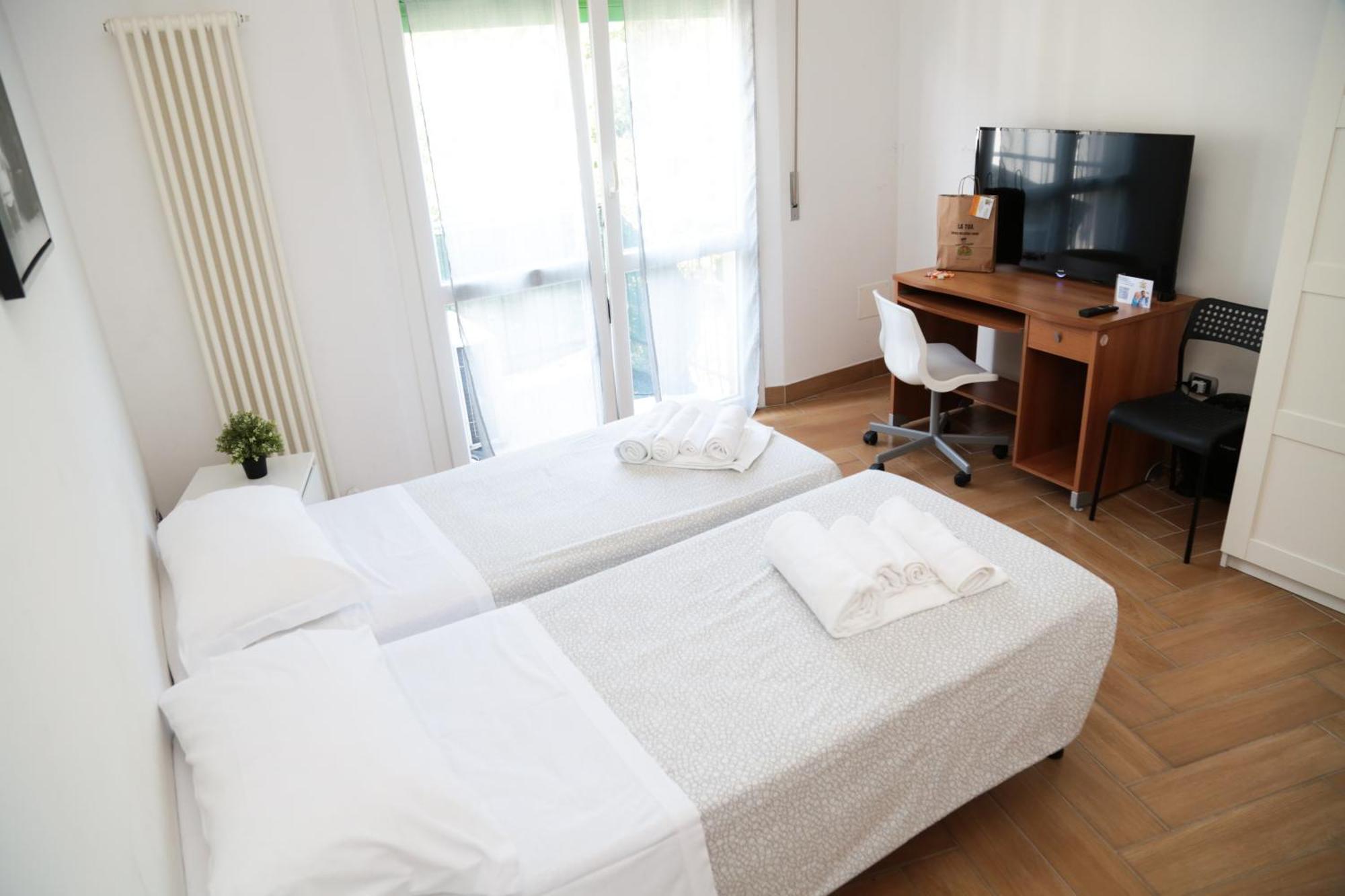 Guest House Simonazzi เรจโจเอมิเลีย ภายนอก รูปภาพ