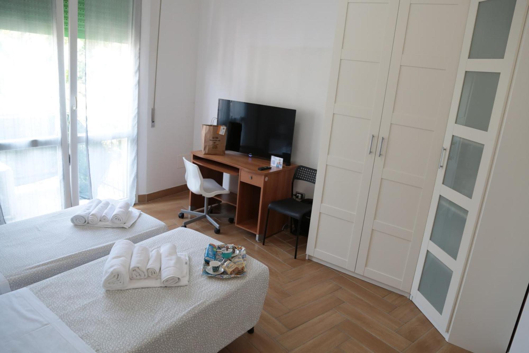 Guest House Simonazzi เรจโจเอมิเลีย ภายนอก รูปภาพ