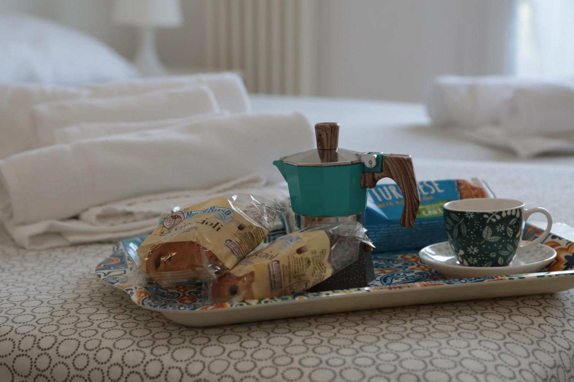 Guest House Simonazzi เรจโจเอมิเลีย ภายนอก รูปภาพ