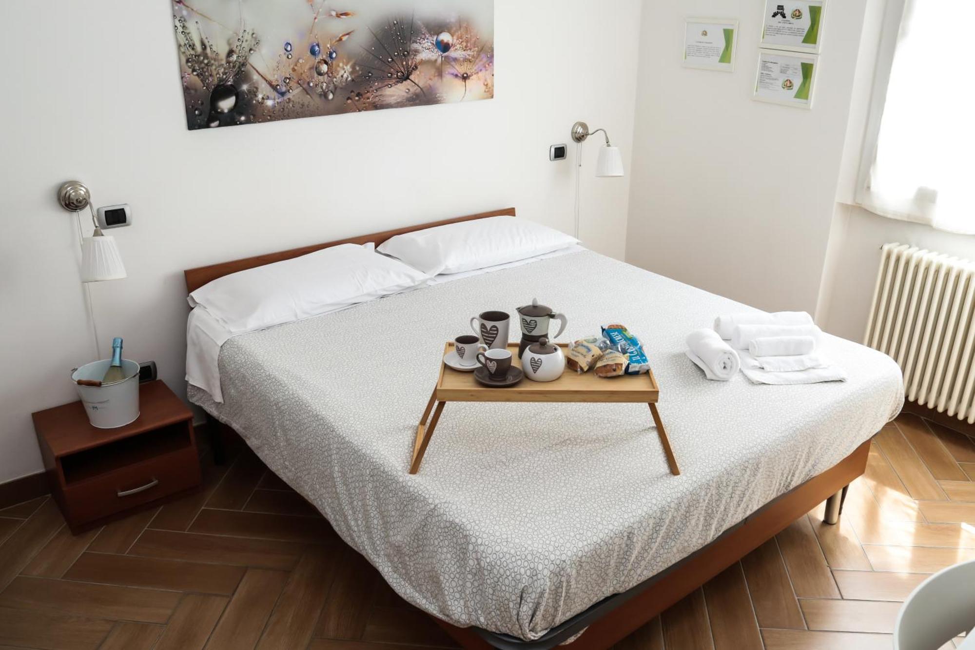 Guest House Simonazzi เรจโจเอมิเลีย ภายนอก รูปภาพ